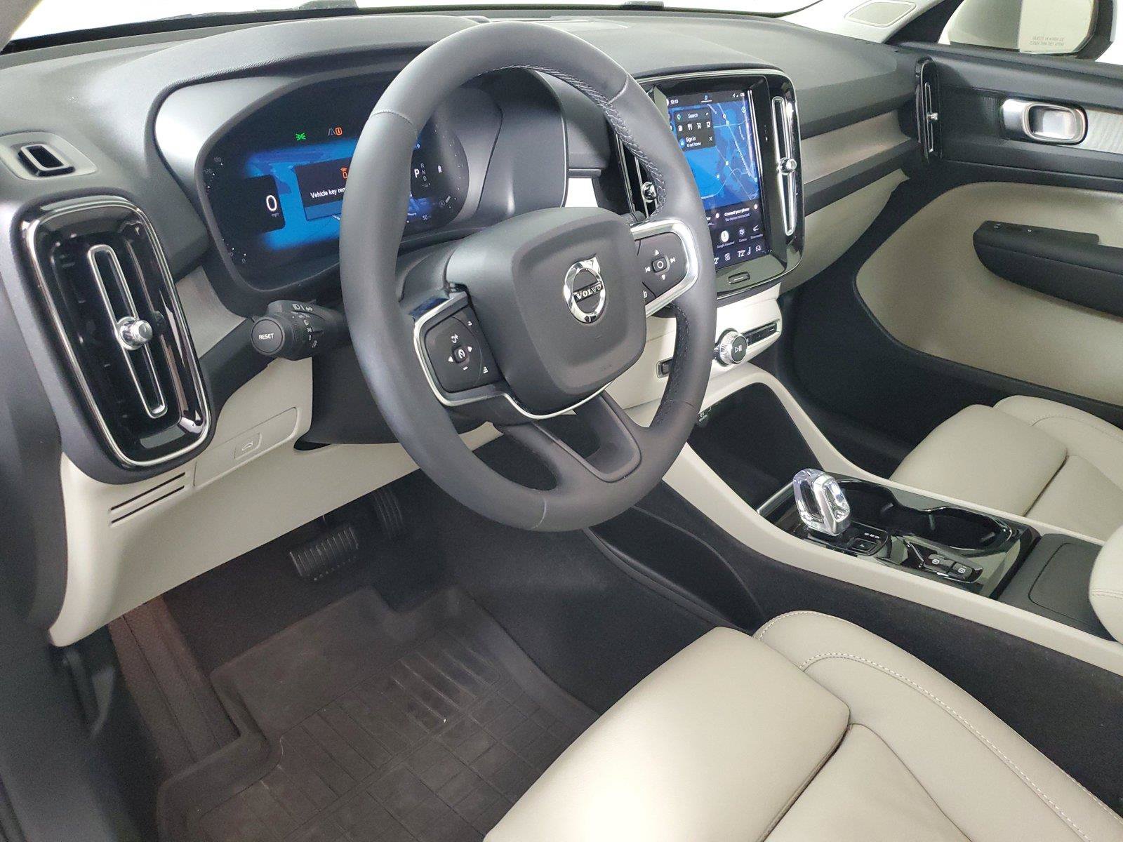 Used 2024 Volvo XC40 B5 Plus w/ Protection Package Premier AWD/4WD image 24