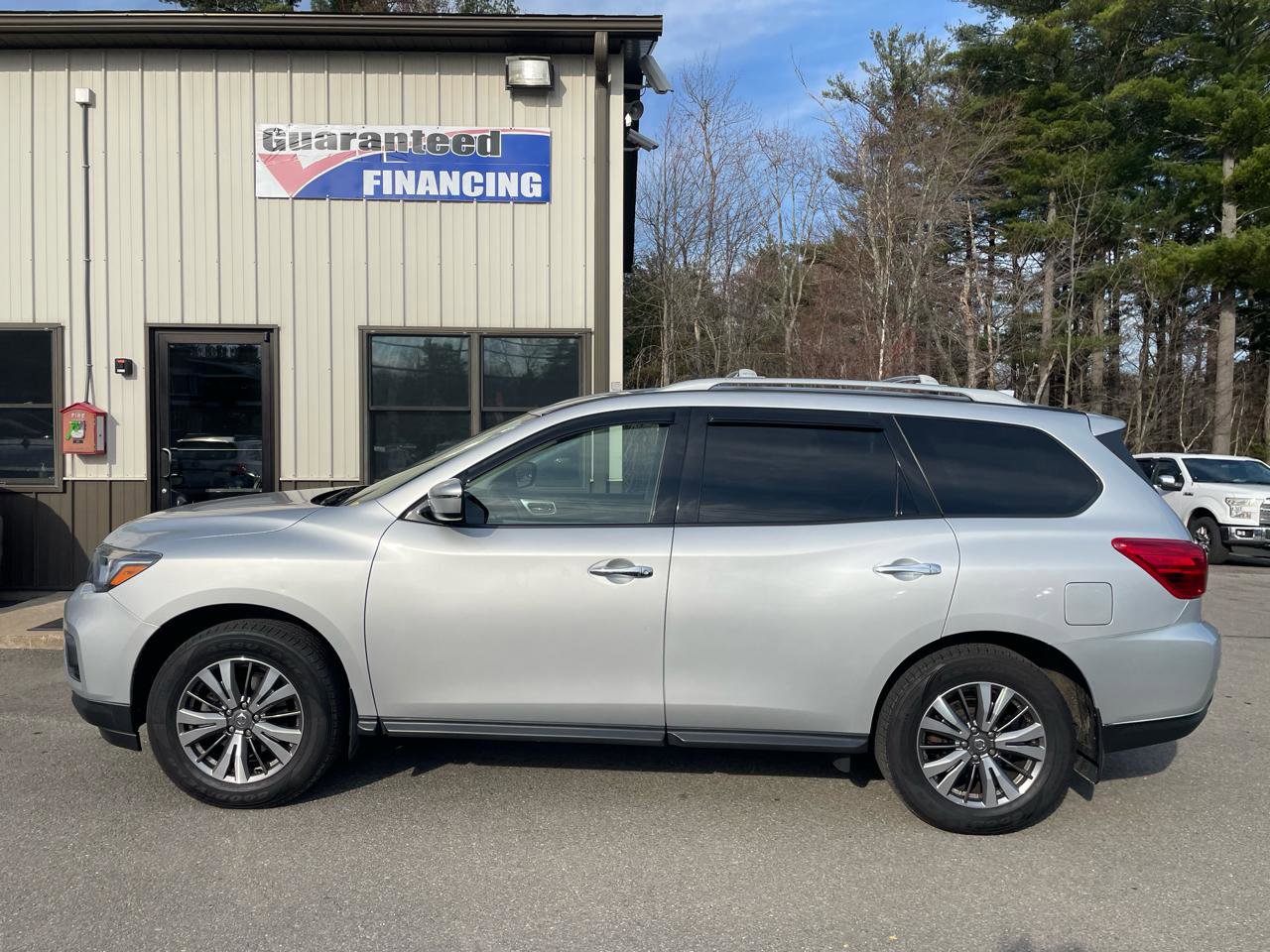 Used 2020 Nissan Pathfinder S AWD/4WD image 7