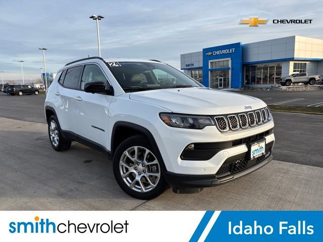 Used 2024 Jeep Compass Latitude AWD/4WD image 1