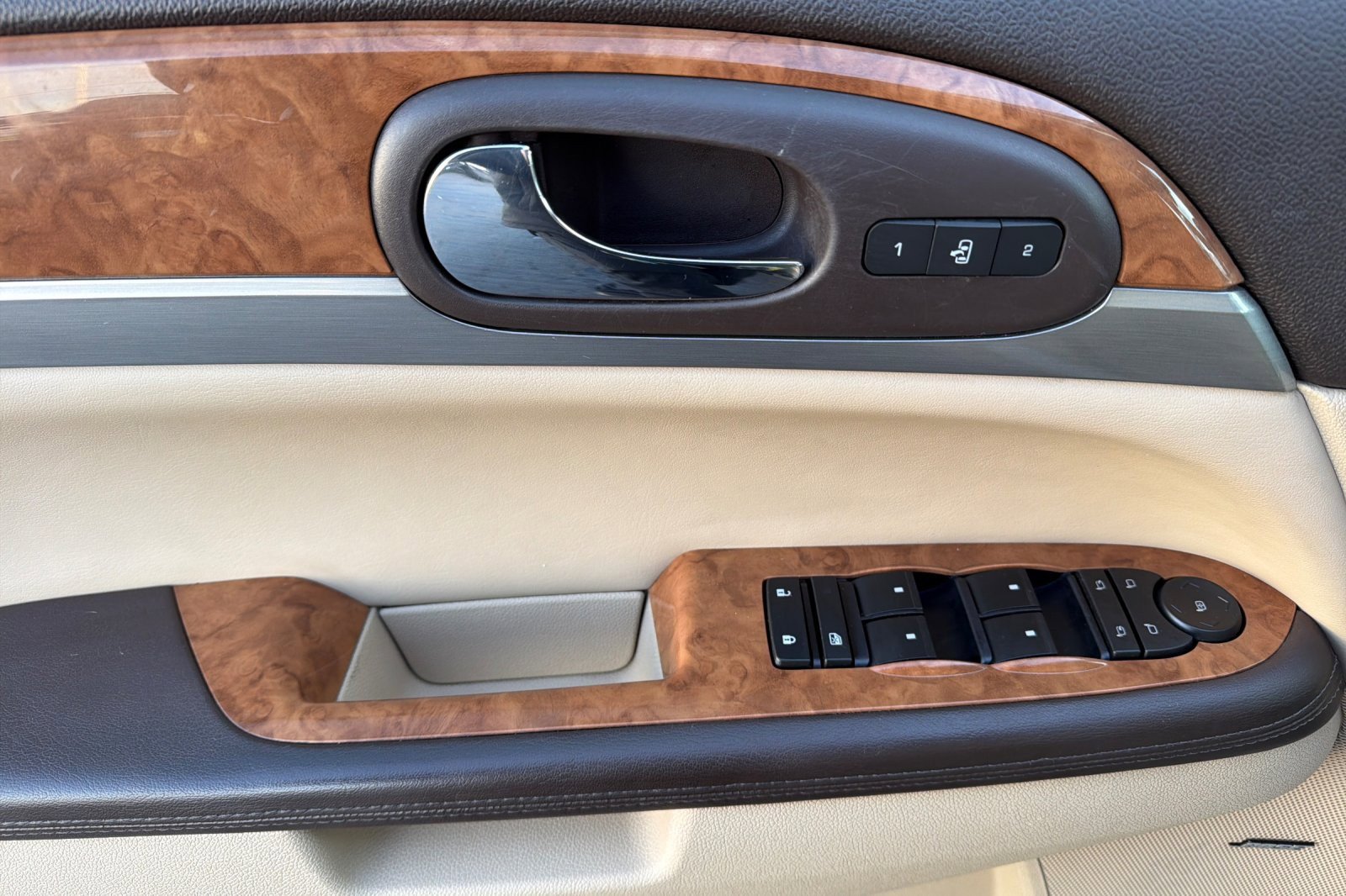 Used 2012 Buick Enclave Premium image 8