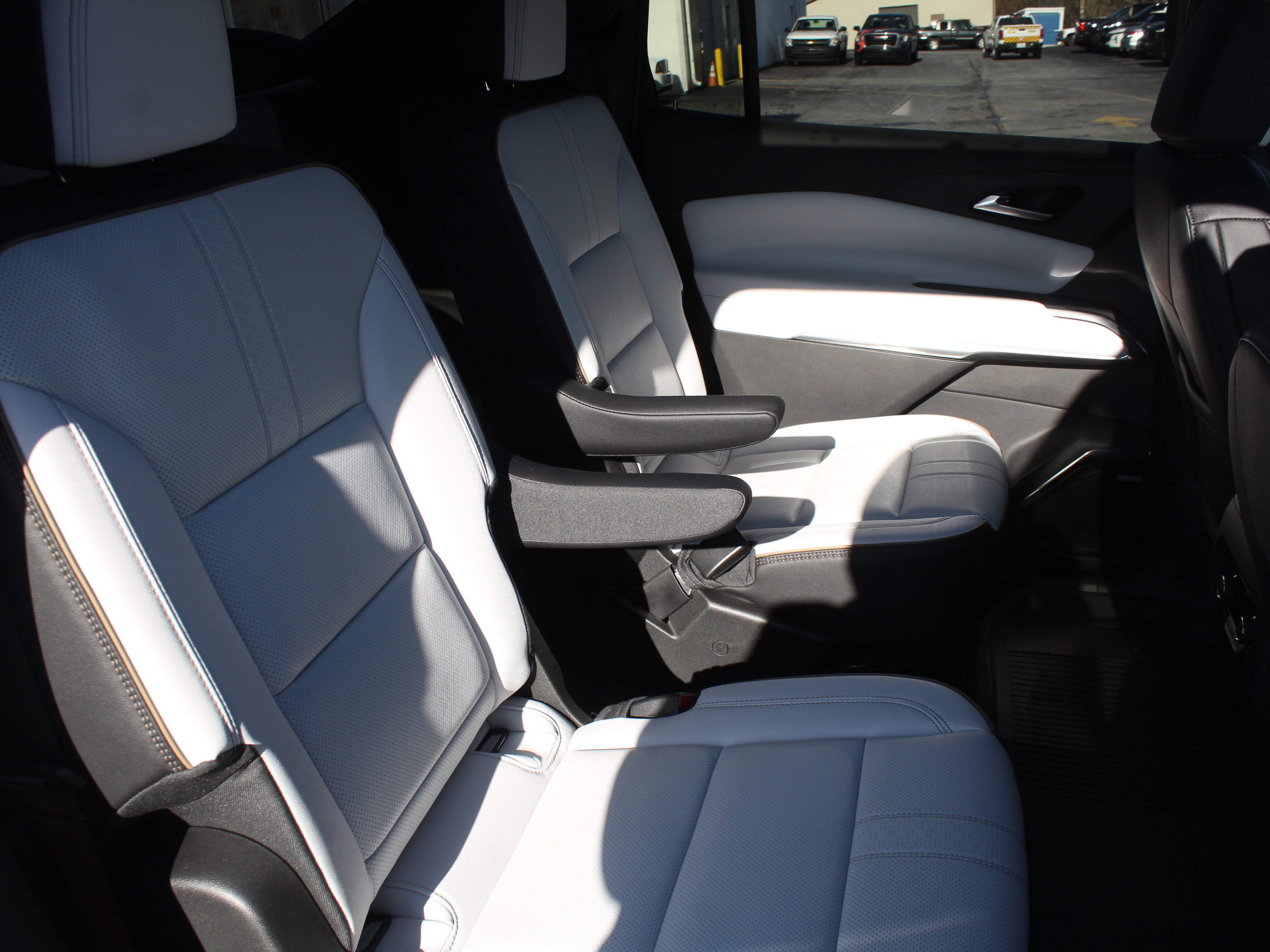 New 2026 Chevrolet Traverse High Country w/ LPO, Floor Liner Package image 17