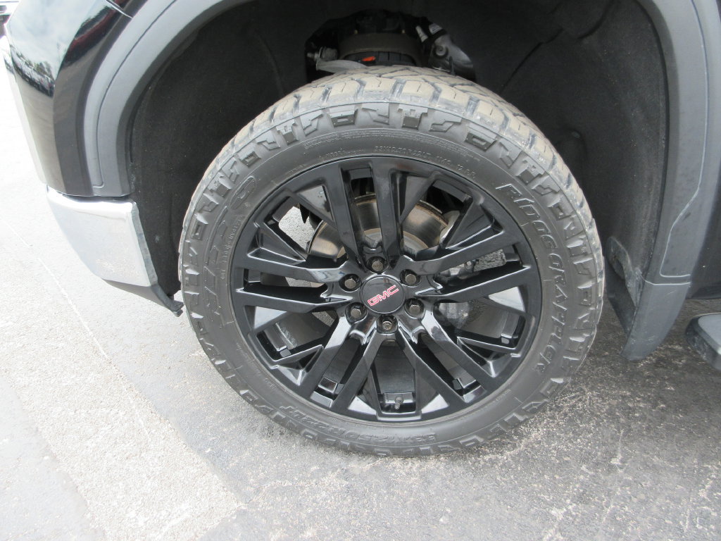Used 2022 GMC Sierra 1500 SLT w/ SLT Premium Package AWD/4WD image 15