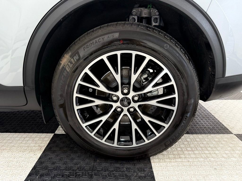 New 2024 Ford Escape SE image 12