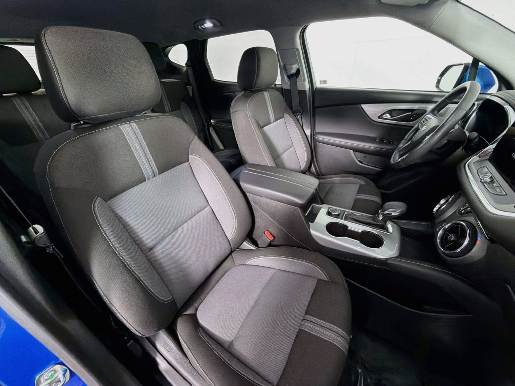Used 2025 Chevrolet Blazer LT AWD/4WD image 26