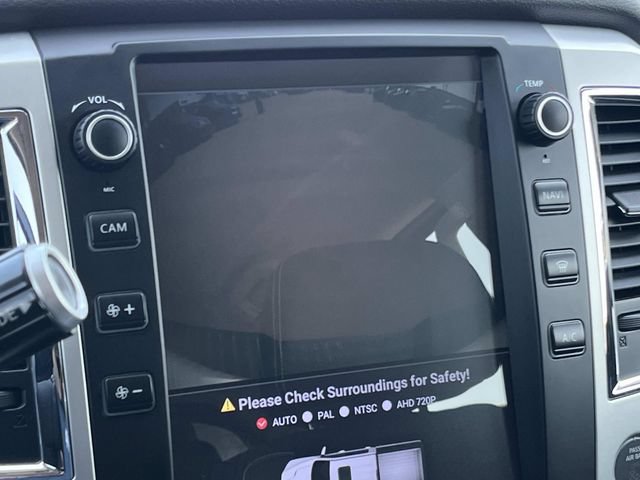 Used 2017 Nissan Titan PRO-4X AWD/4WD image 30
