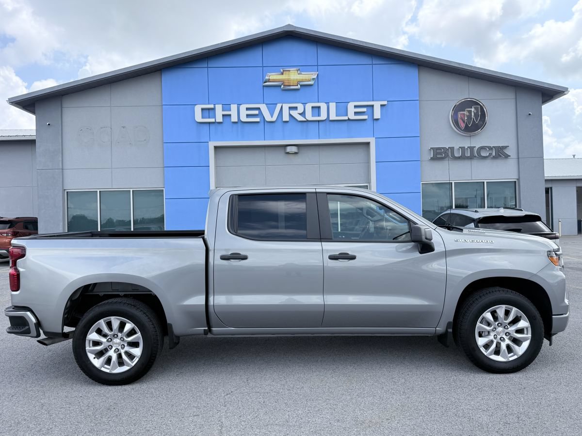 Used 2025 Chevrolet Silverado 1500 Custom RWD image 3