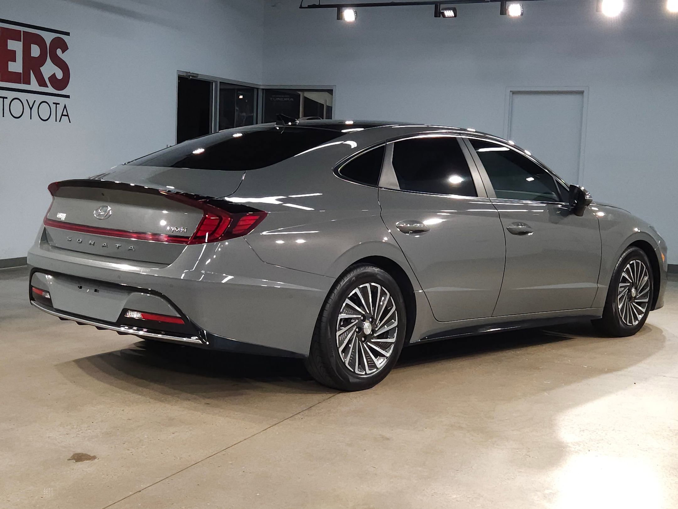 Used 2022 Hyundai Sonata Limited image 7