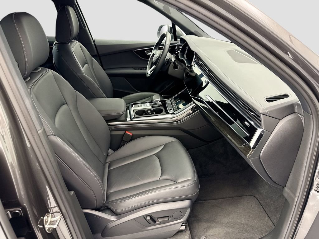 Certified 2025 Audi Q7 2.0T Premium Plus w/ Premium Plus Package image 19