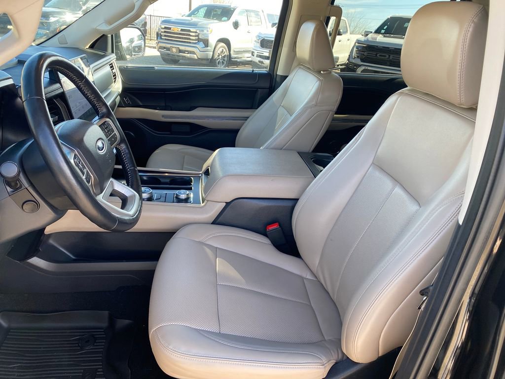Used 2024 Ford Expedition Max XLT image 10
