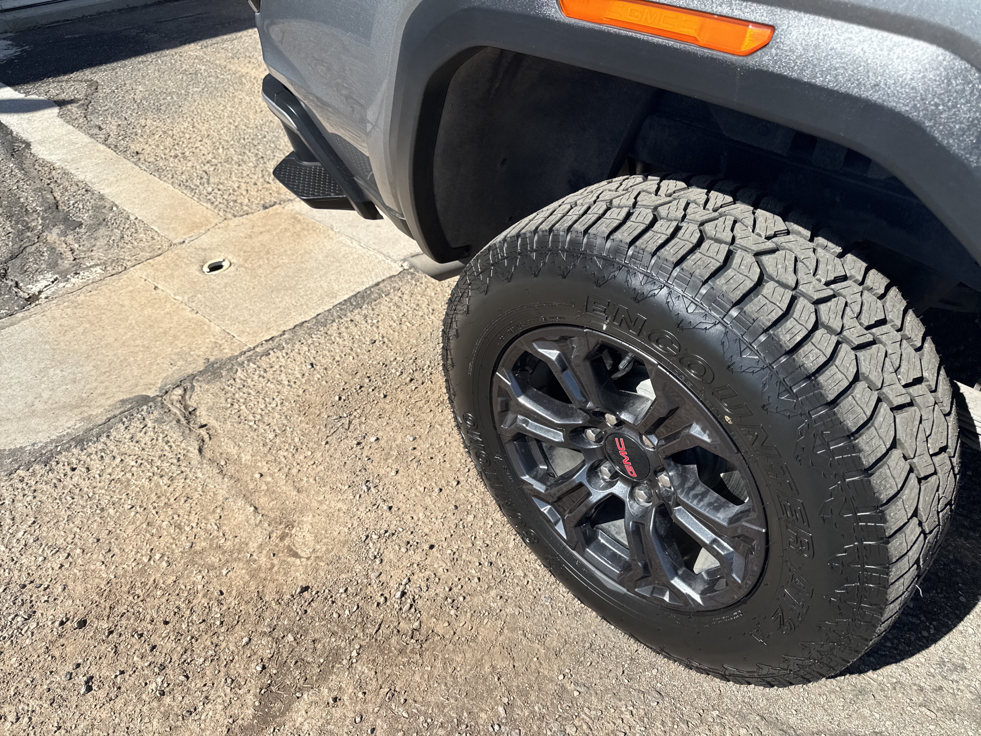 Used 2025 GMC Canyon Elevation w/ Convenience Package RWD image 9
