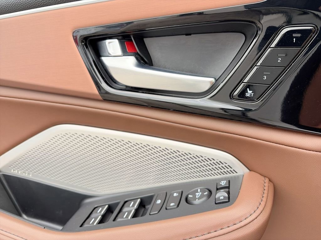 Used 2024 Acura MDX FWD w/ Technology Package image 29