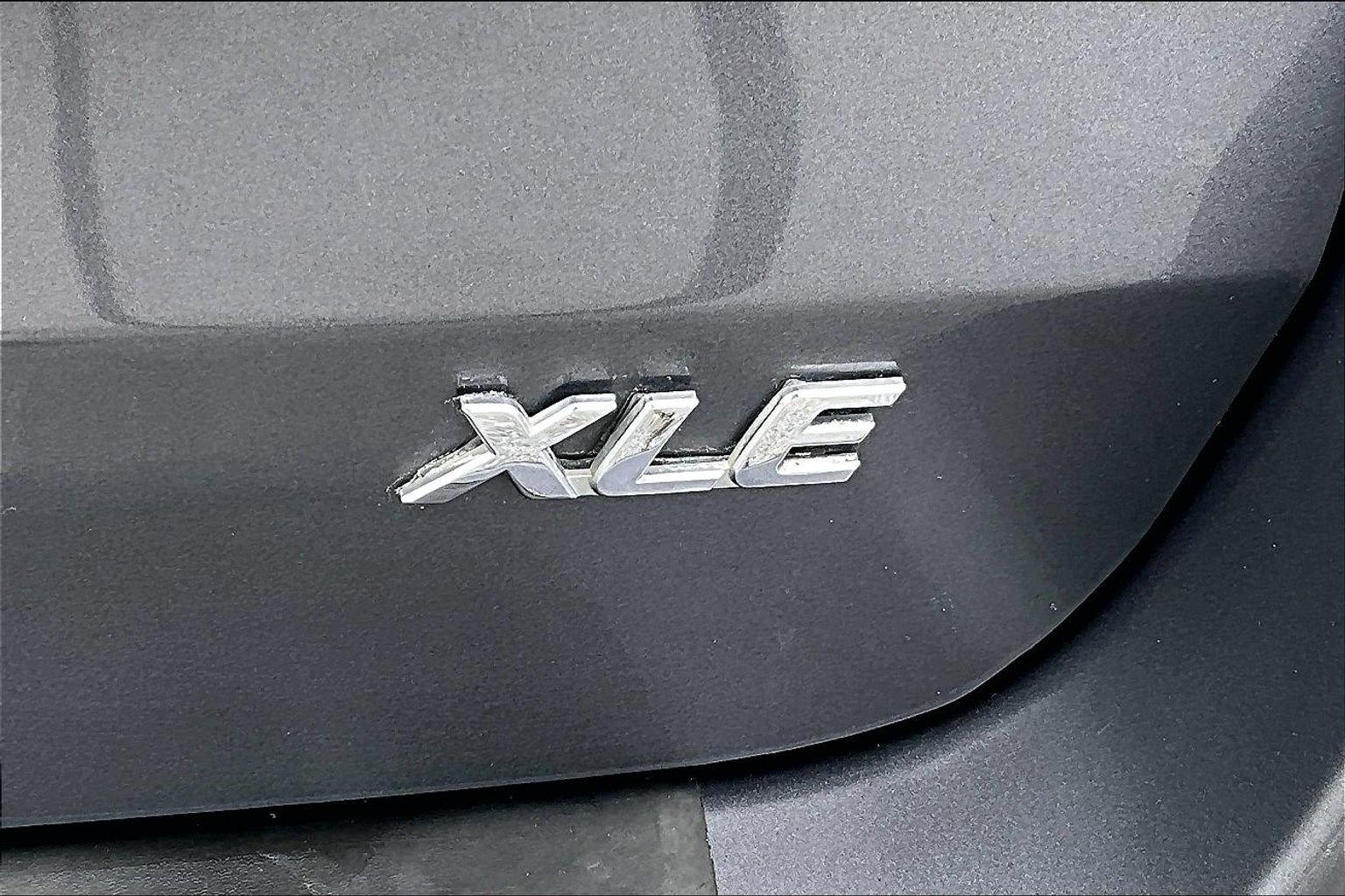 Used 2018 Toyota Sienna XLE w/ XLE Navigation Package FWD image 8