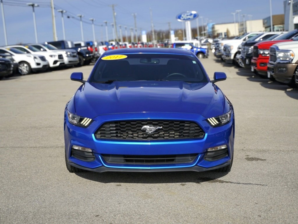Used 2017 Ford Mustang Coupe image 2