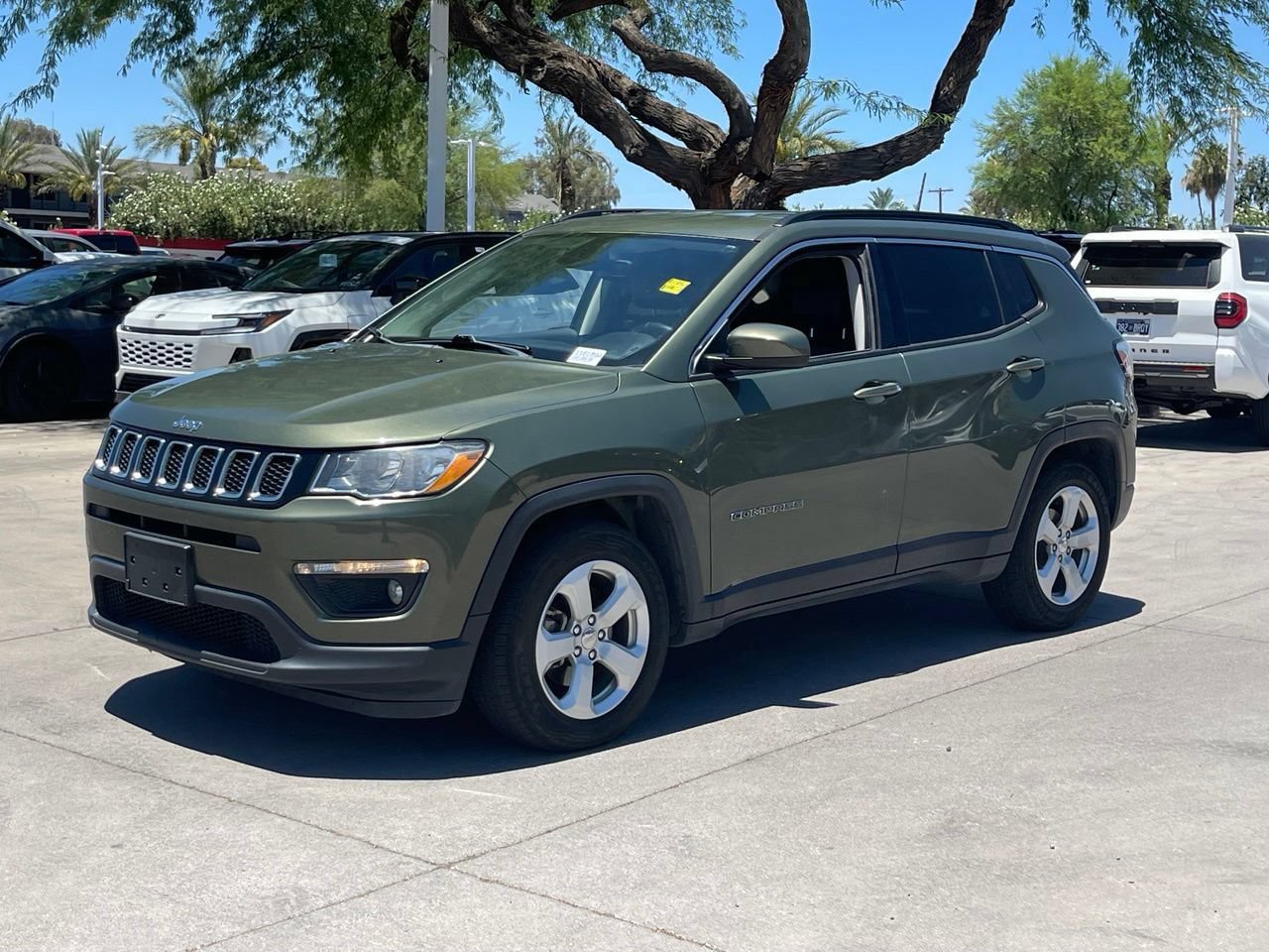 Used 2019 Jeep Compass Latitude FWD image 4