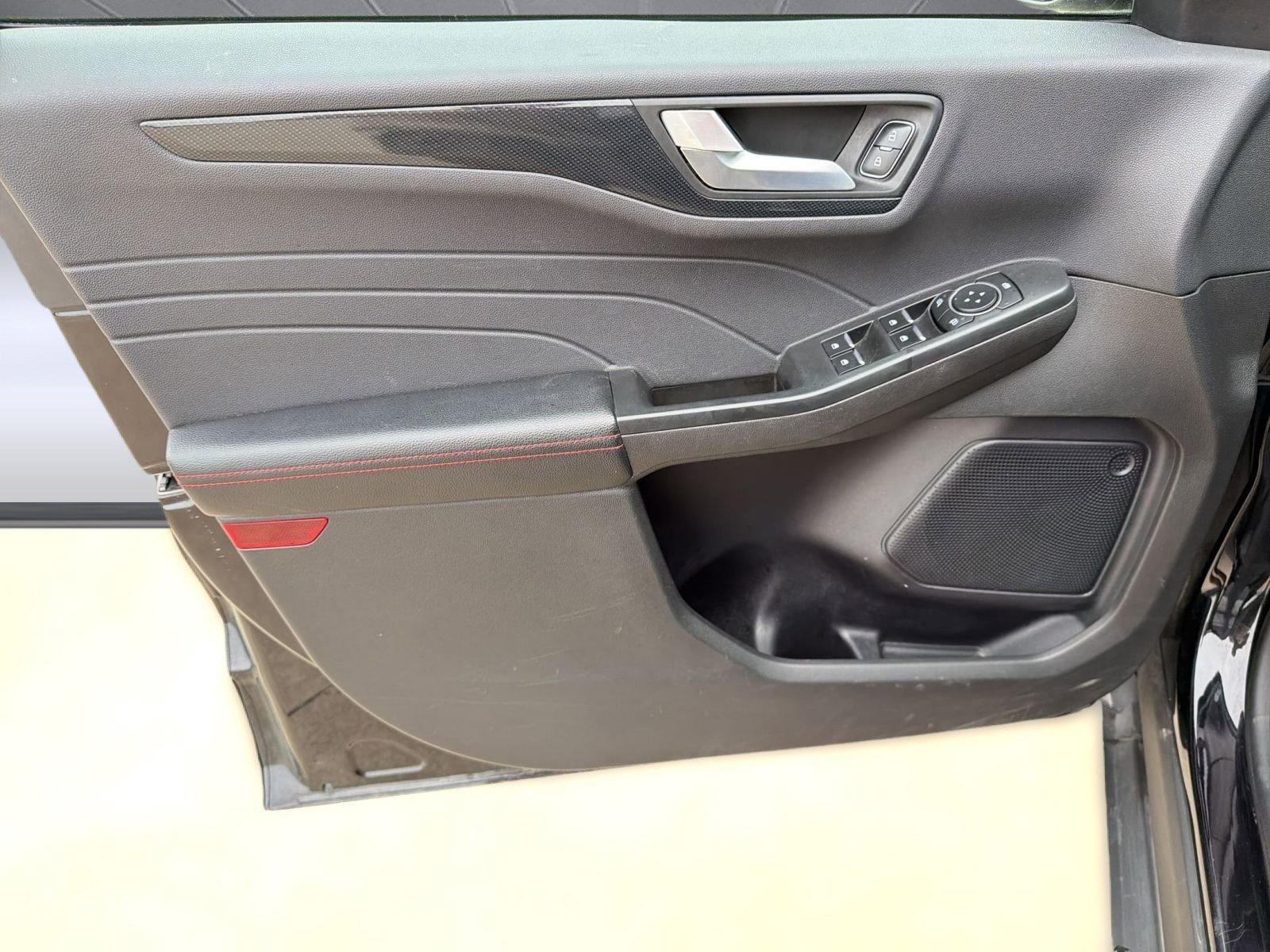 Used 2024 Ford Escape ST-Line w/ Cold Weather Package image 13