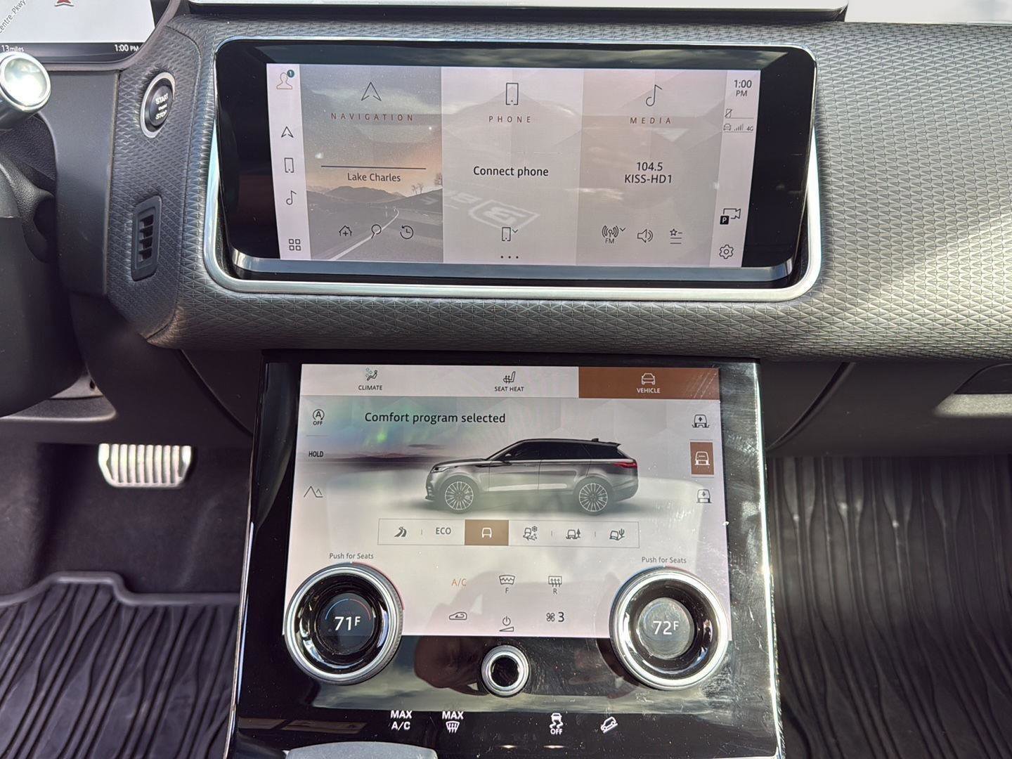 Used 2021 Land Rover Range Rover Velar R-Dynamic S image 16