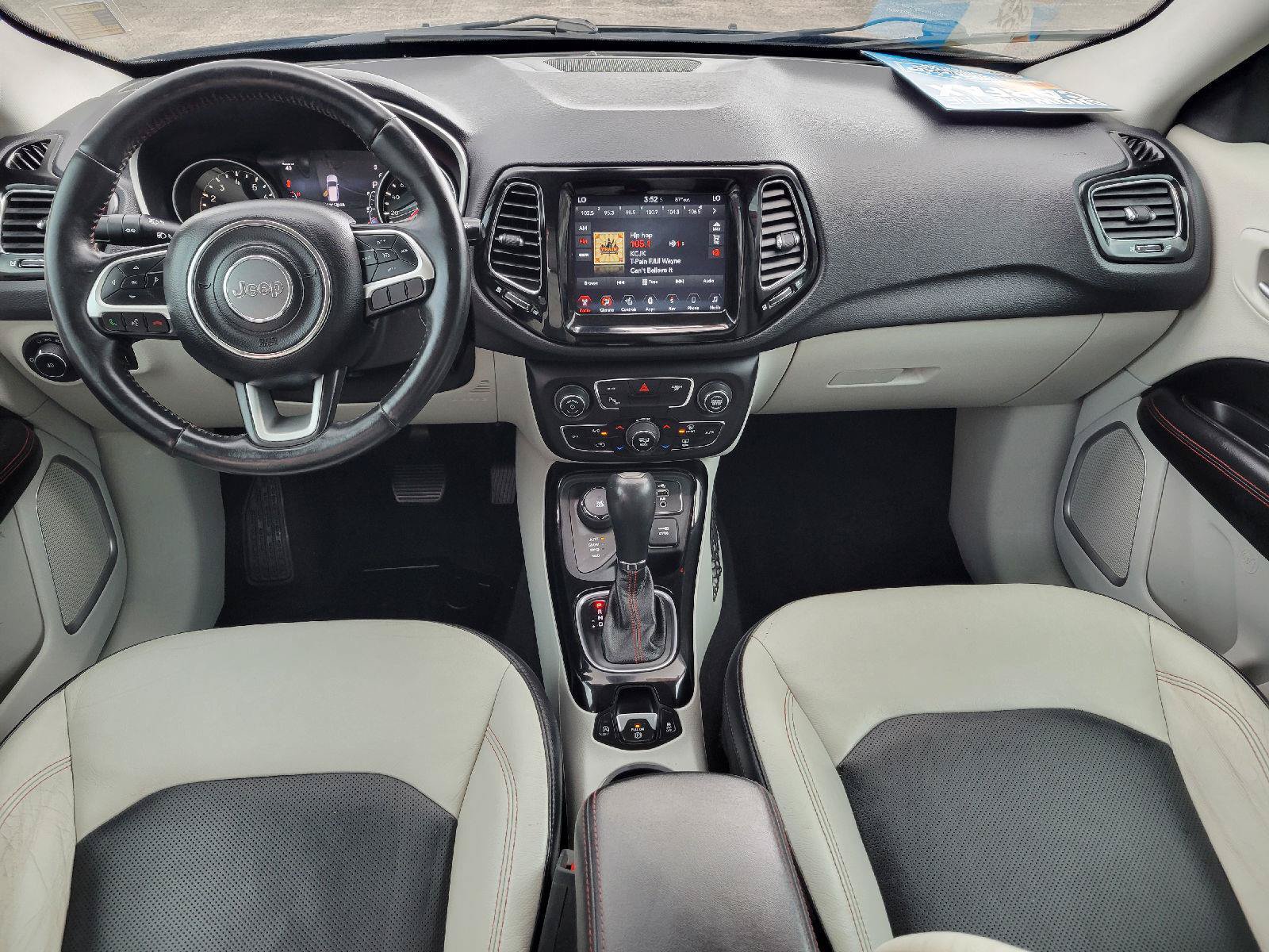Used 2017 Jeep Compass Limited w/ Navigation Group AWD/4WD image 4