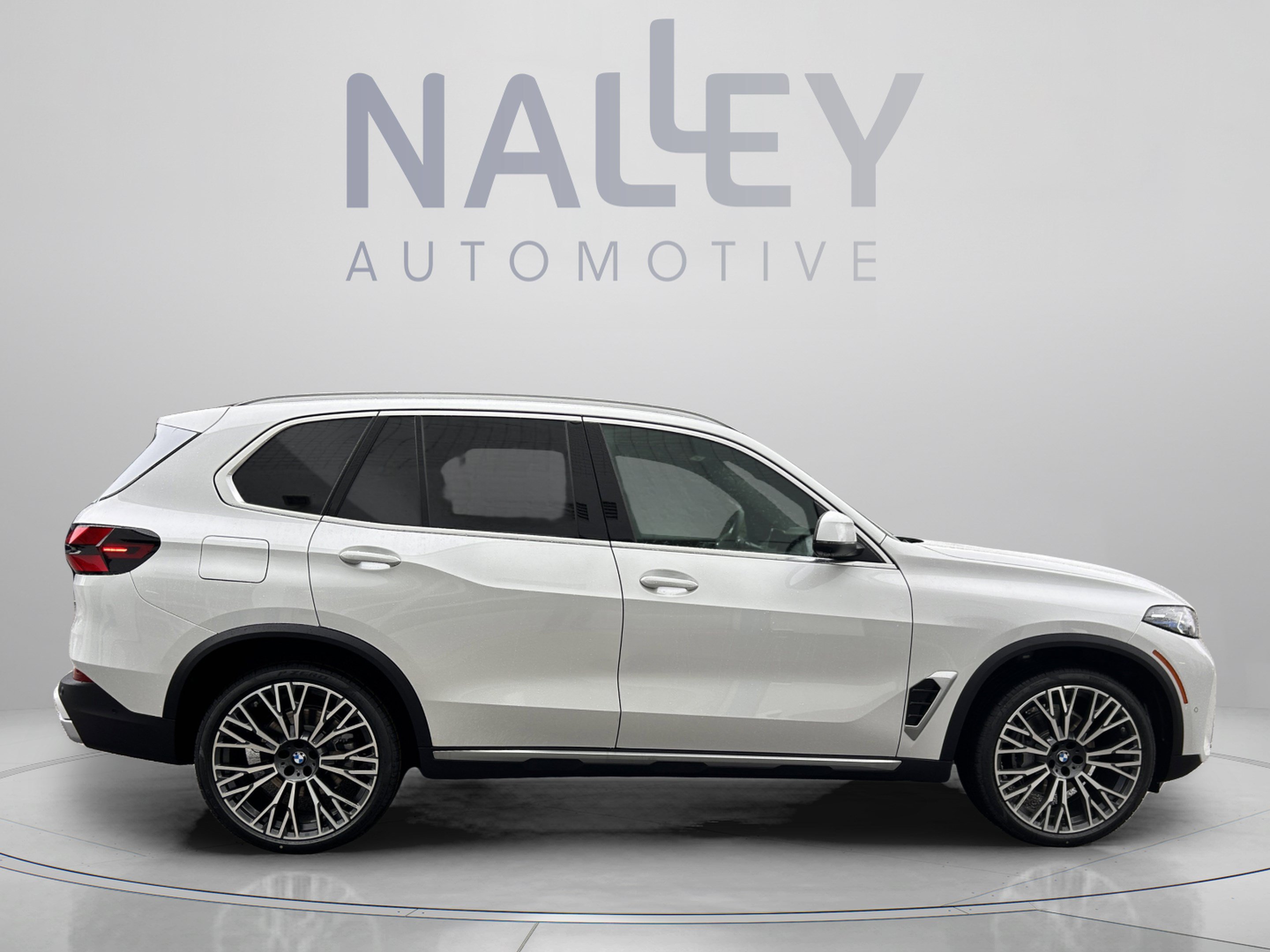 Used 2026 BMW X5 xDrive40i AWD/4WD image 4