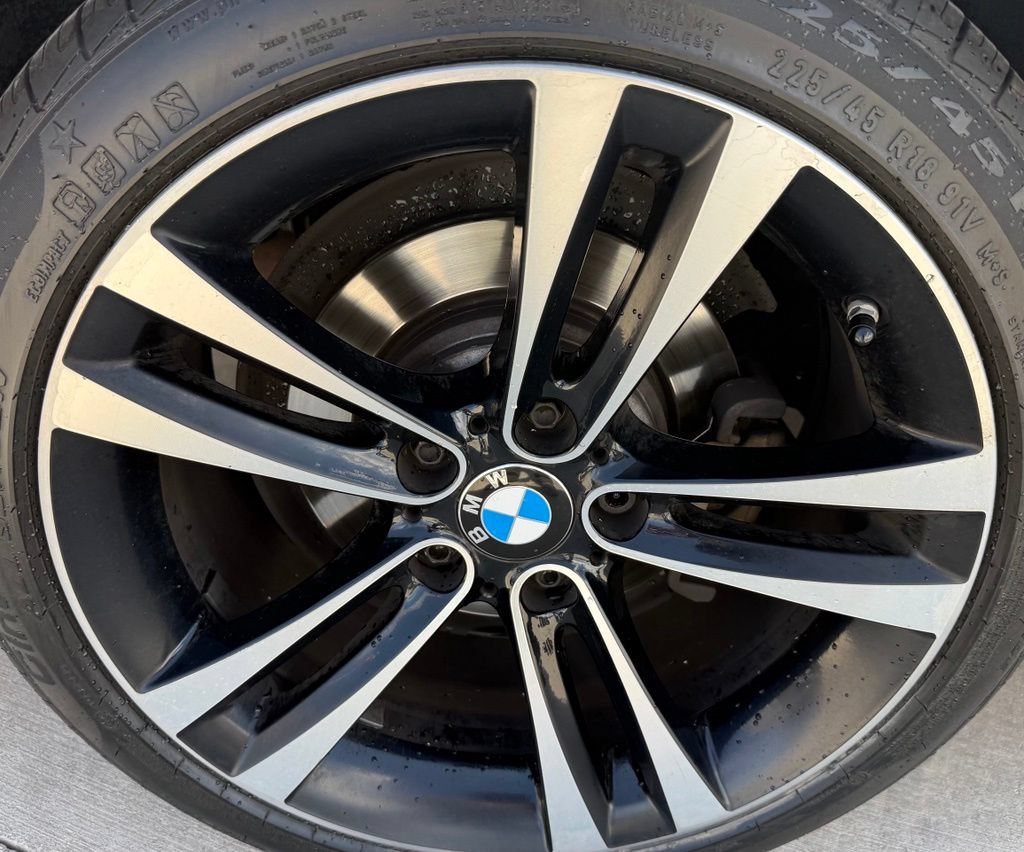 Used 2018 BMW 330i Sedan RWD image 10