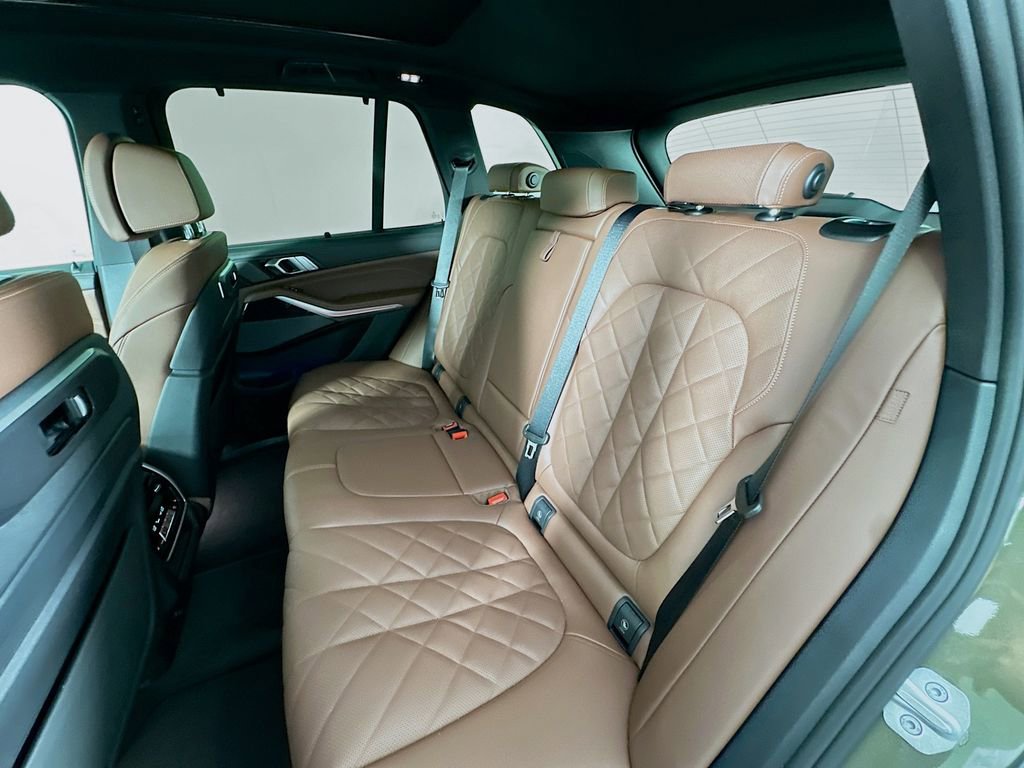 New 2026 BMW X5 M60i image 17