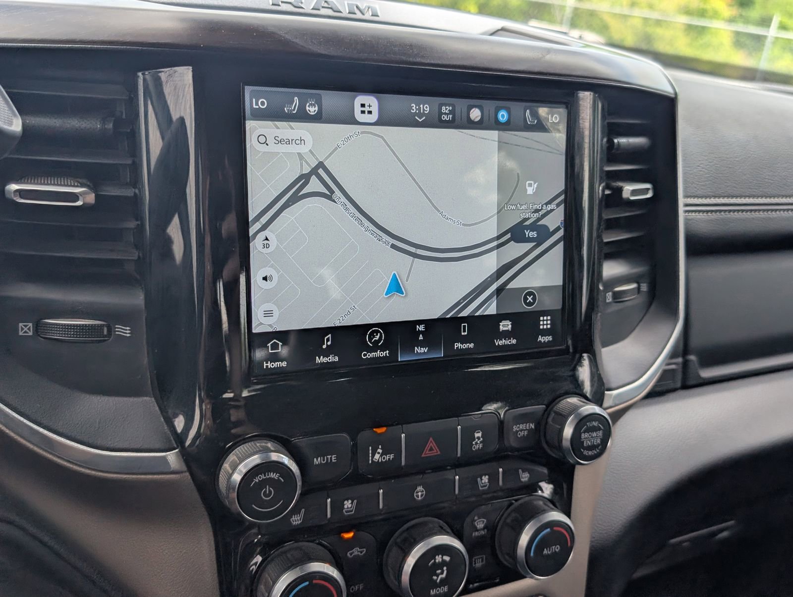 Used 2024 RAM 2500 Laramie w/ Safety Group AWD/4WD image 10