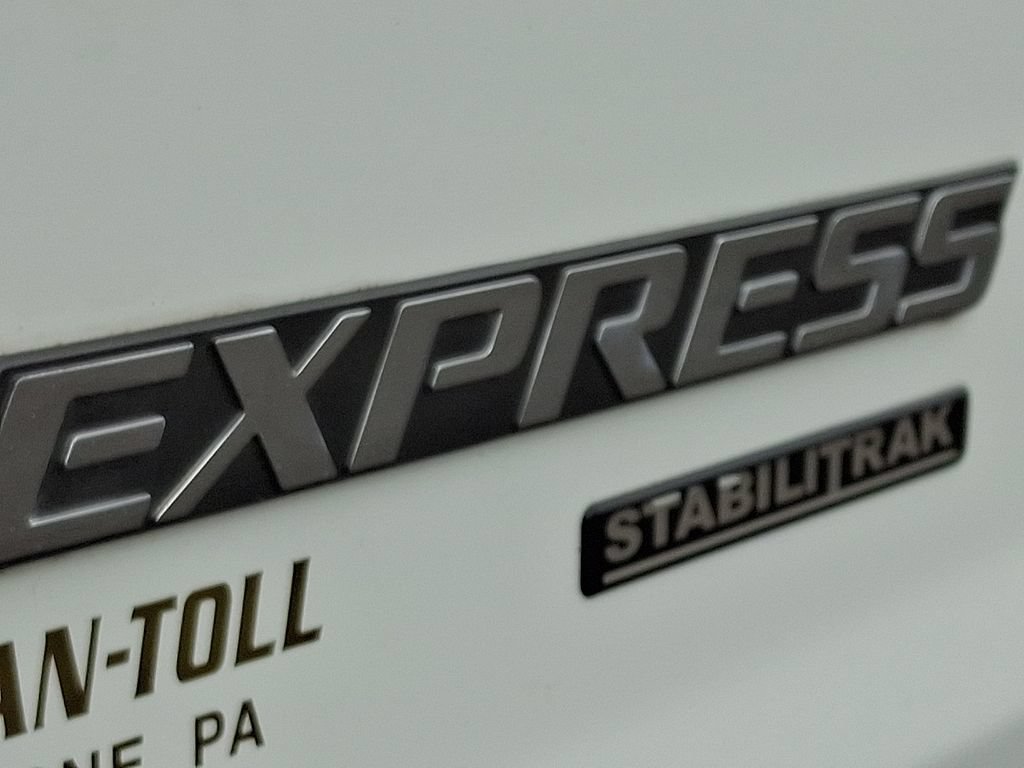 Used 2015 Chevrolet Express 2500 RWD image 30