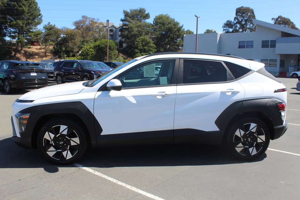 Used 2024 Hyundai Kona SEL FWD image 2