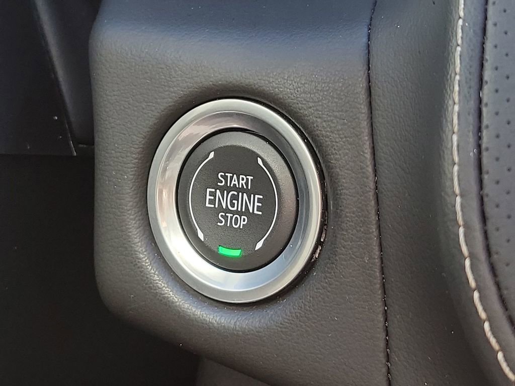 Certified 2024 GMC Yukon XL SLT w/ SLT Luxury Package image 17