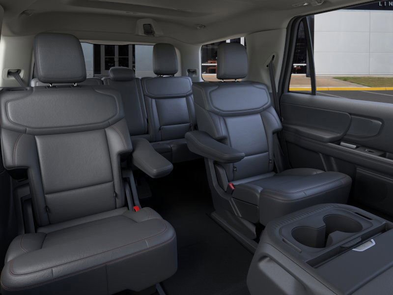 New 2026 Ford Expedition Active image 11