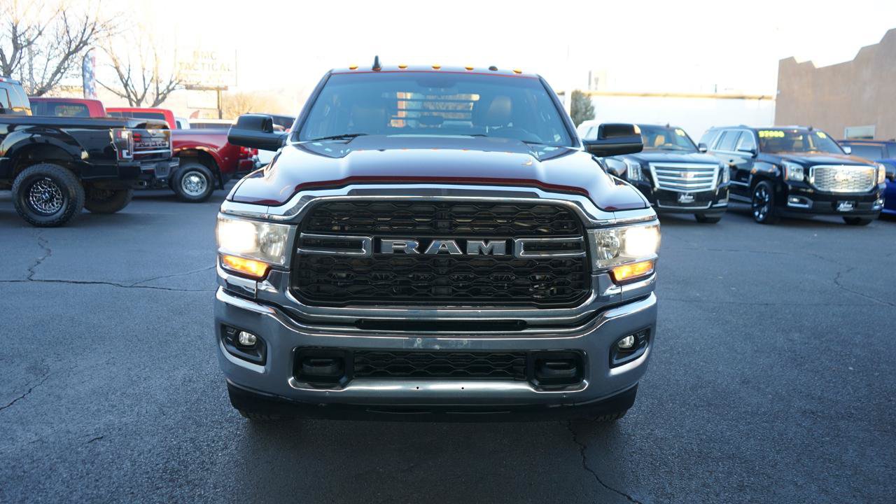 Used 2022 RAM 3500 Tradesman w/ Chrome Appearance Group AWD/4WD image 8
