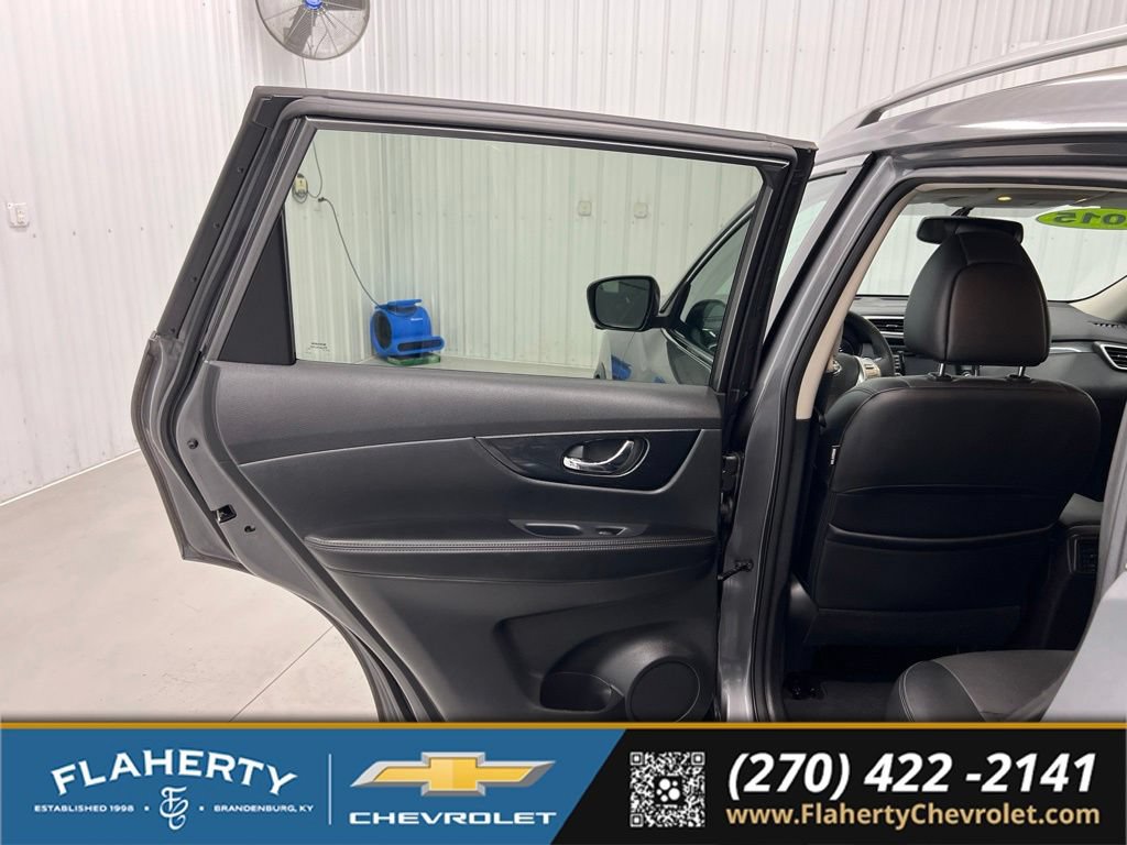 Used 2015 Nissan Rogue SL w/ SL Premium Package AWD/4WD image 10