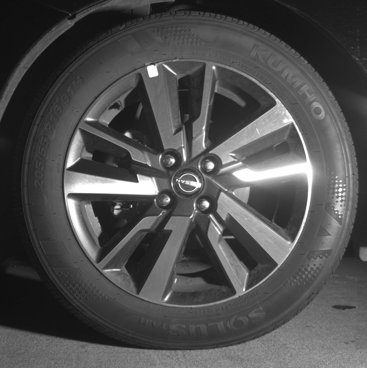 Used 2025 Nissan Versa SV image 12