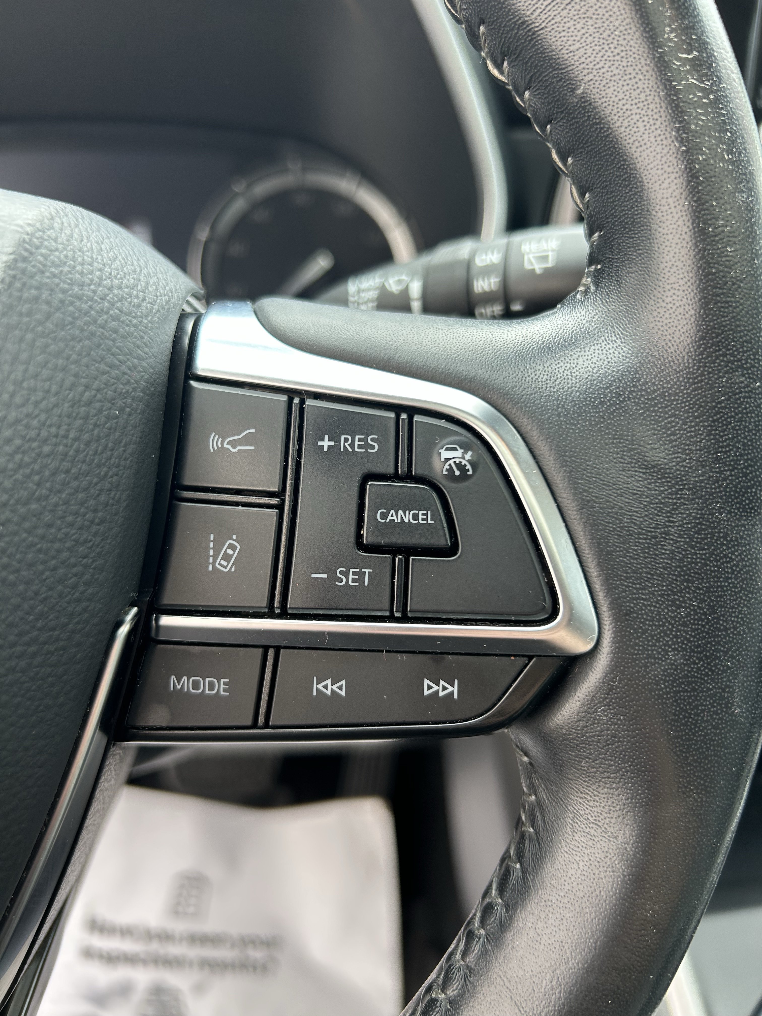 Certified 2020 Toyota Highlander XLE AWD/4WD image 25