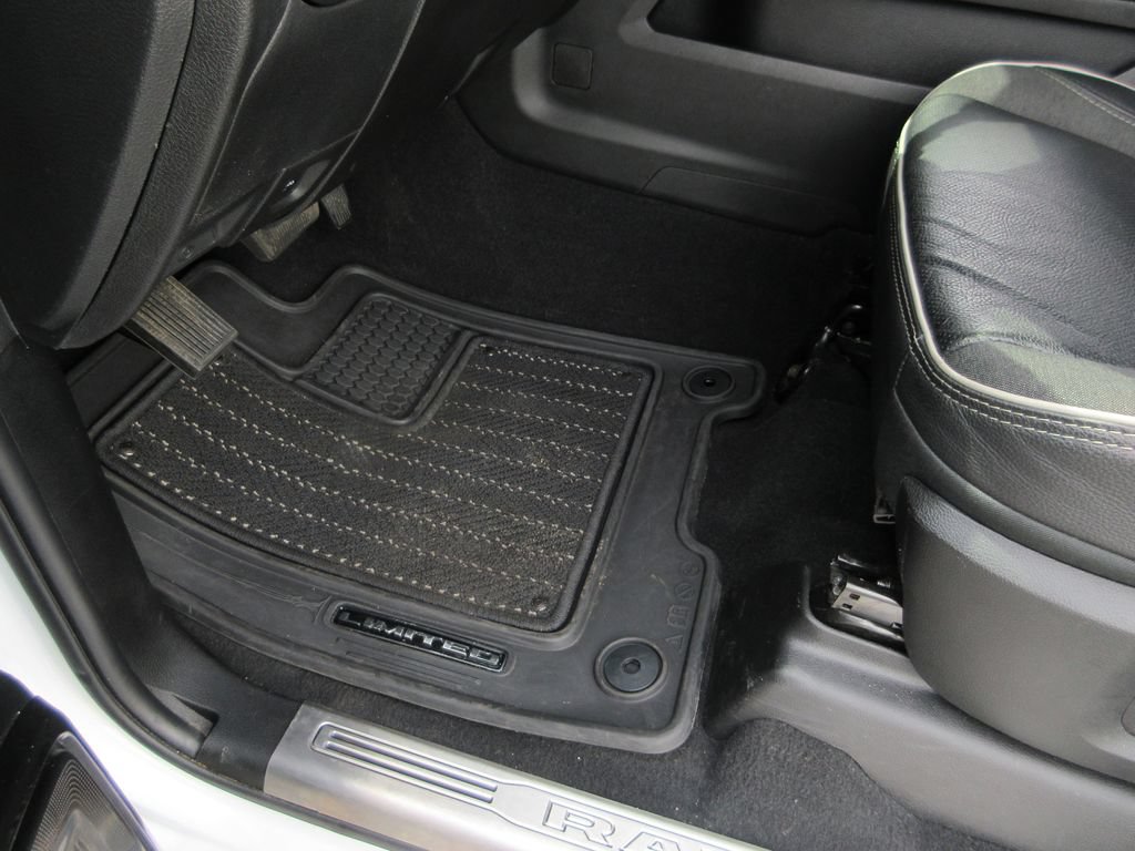 Used 2026 RAM 3500 Limited AWD/4WD image 33