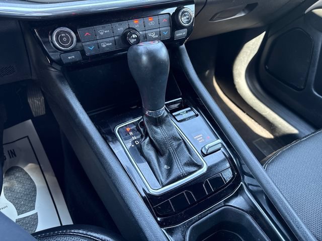 Used 2023 Jeep Compass Limited w/ Elite Group AWD/4WD image 17
