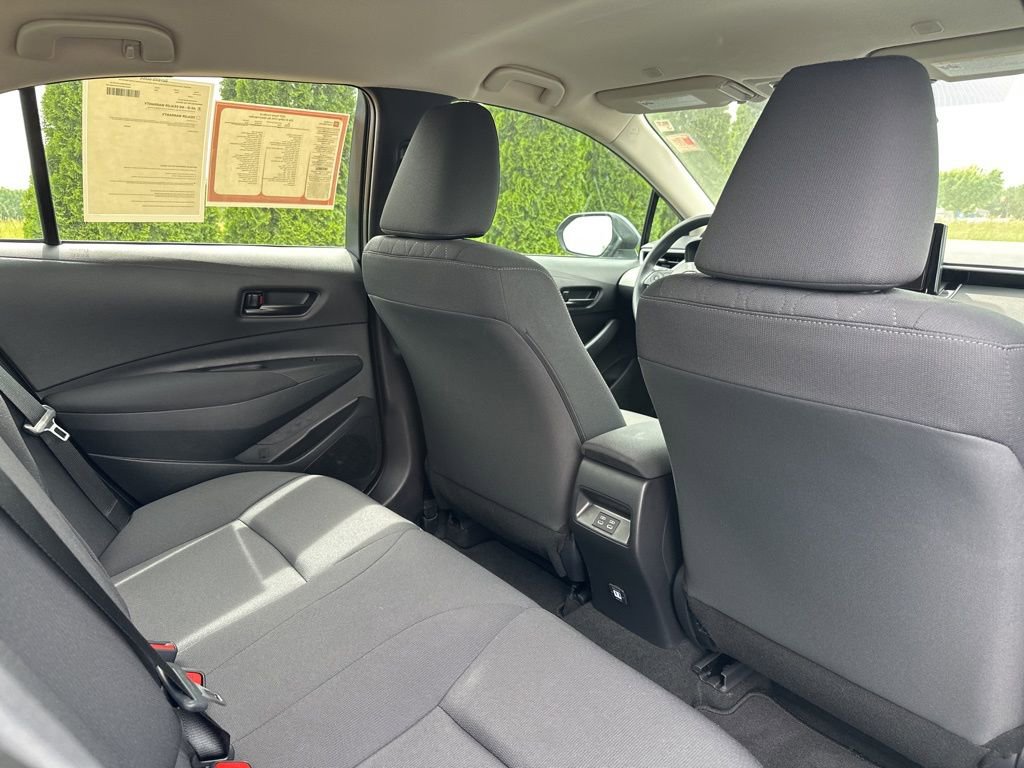Certified 2025 Toyota Corolla LE FWD image 31