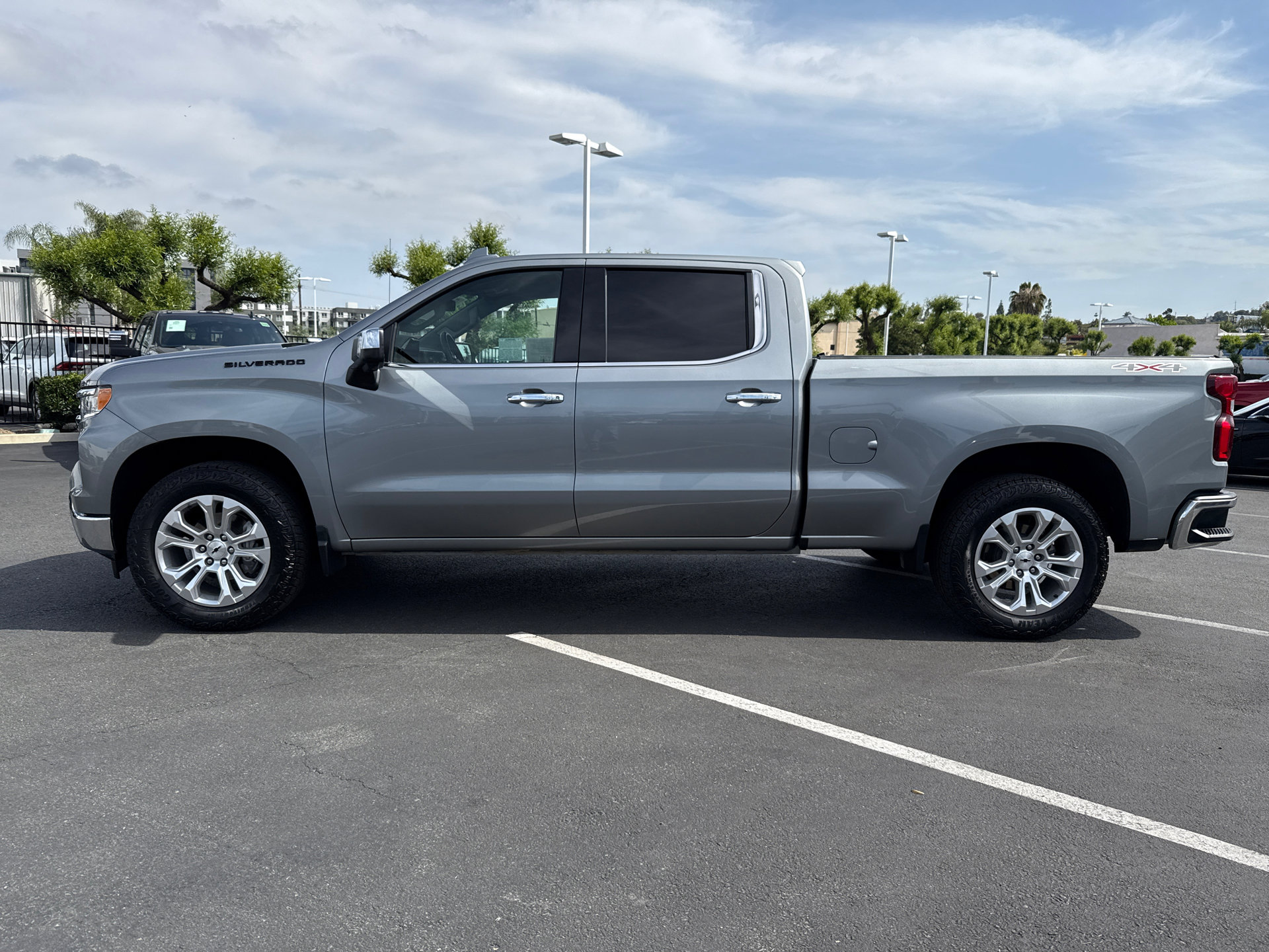 Used 2023 Chevrolet Silverado 1500 LTZ w/ LTZ Convenience Package II AWD/4WD image 7