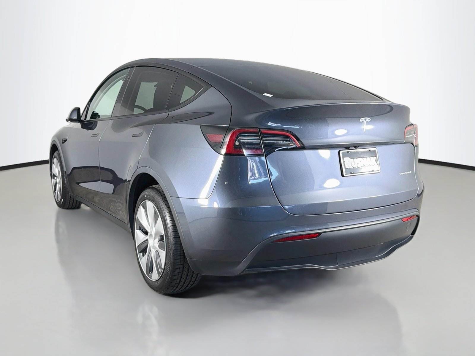 Used 2023 Tesla Model Y Long Range AWD/4WD image 5