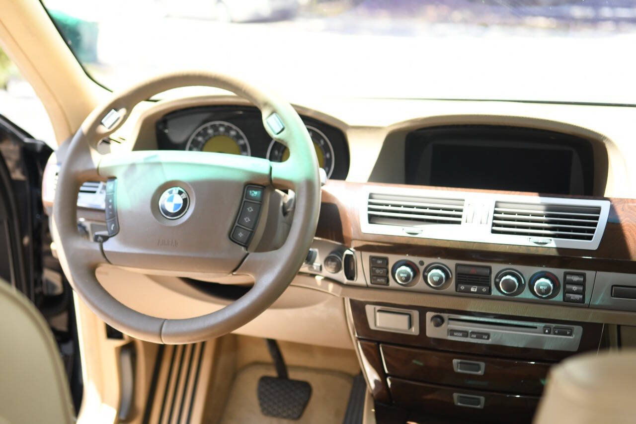 Used 2006 BMW 750Li RWD image 24