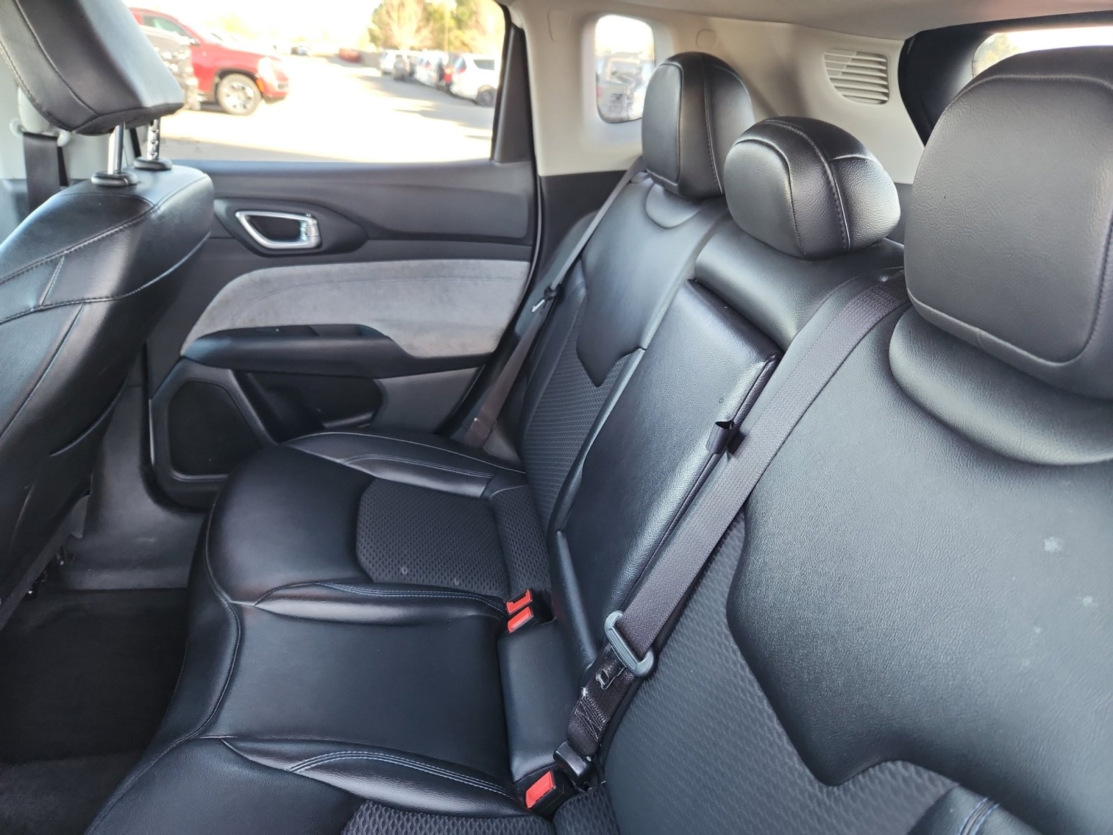 Used 2022 Jeep Compass Latitude image 18