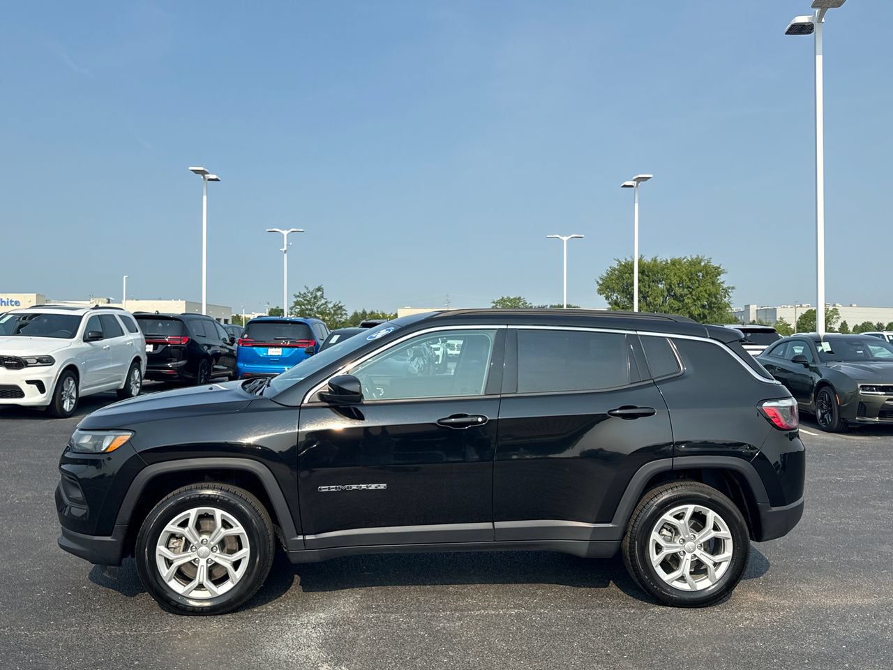 Used 2024 Jeep Compass Latitude AWD/4WD image 6