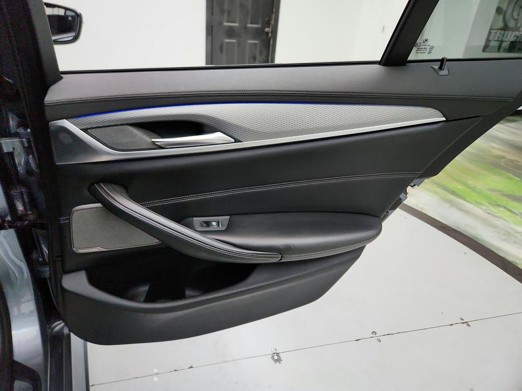Used 2020 BMW M550i xDrive AWD/4WD image 31