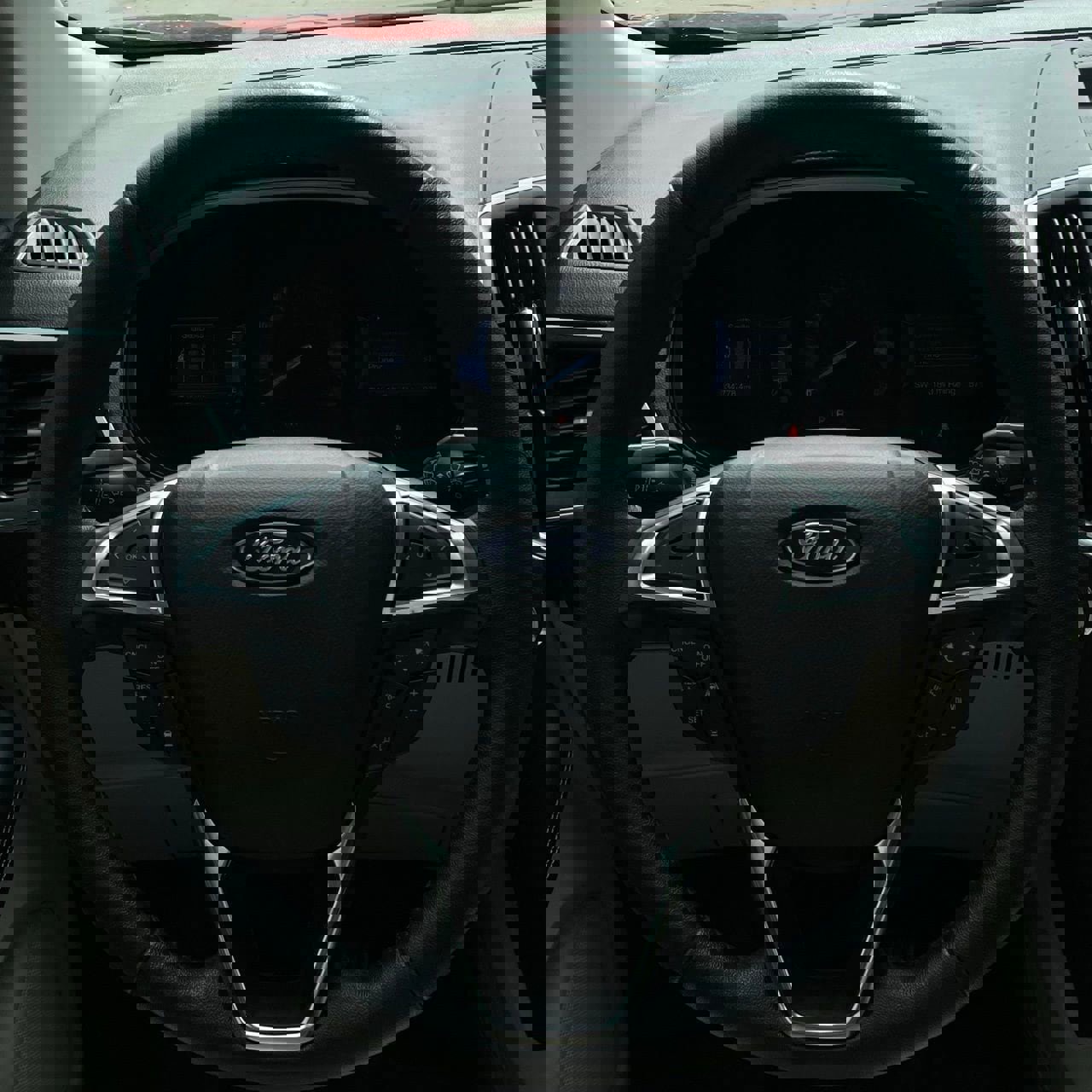 Used 2022 Ford Edge Titanium w/ Equipment Group 301A image 12