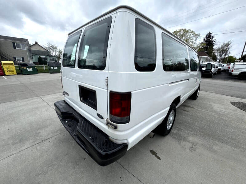 Used 2008 Ford E-350 and Econoline 350 Extended Super Duty image 4