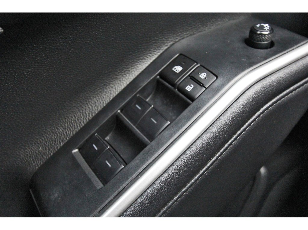 Used 2024 Toyota Highlander XLE image 19