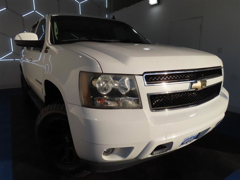 Used 2010 Chevrolet Avalanche LT image 3
