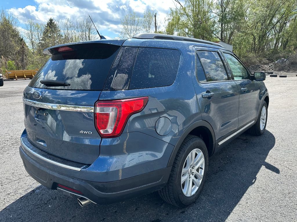 Used 2018 Ford Explorer XLT w/ Equipment Group 202A AWD/4WD image 15