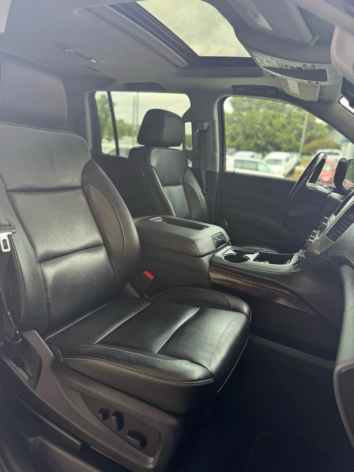 Used 2020 Chevrolet Suburban LT w/ RST Edition AWD/4WD image 21