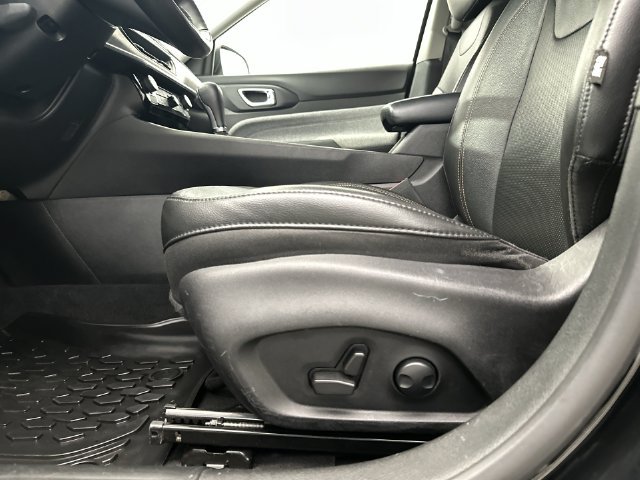 Used 2022 Jeep Compass Latitude AWD/4WD image 17