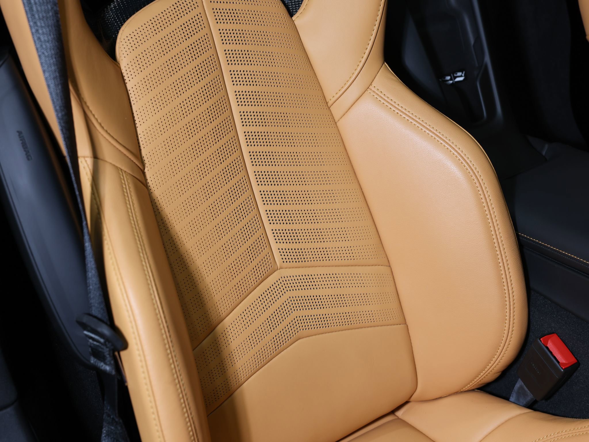 Used 2020 Chevrolet Corvette Stingray Premium Cpe w/ 3LT Preferred Equipment Group image 39